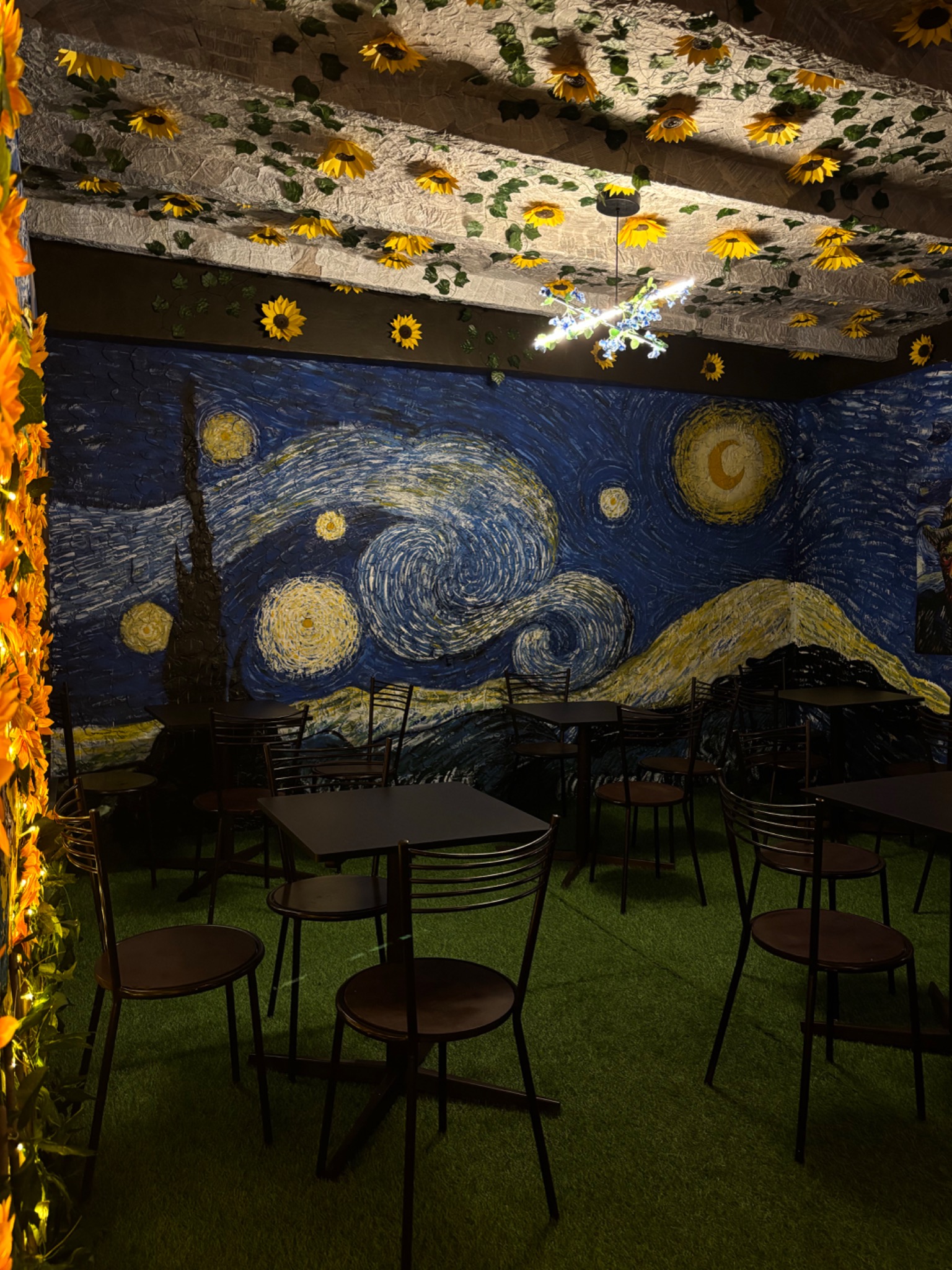 Fachada de El Rincón de Van Gogh